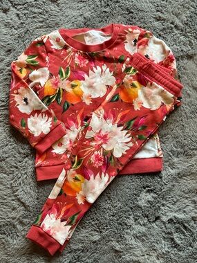 ⭐️POSH PEANUT SWEATSUIT⭐️